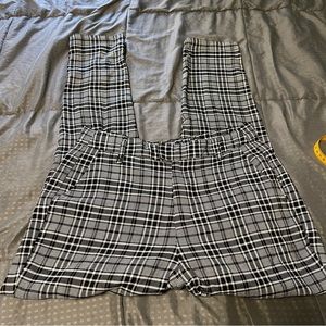Hottopic Women's Plaid Black and White Pants Small Stain Size Small